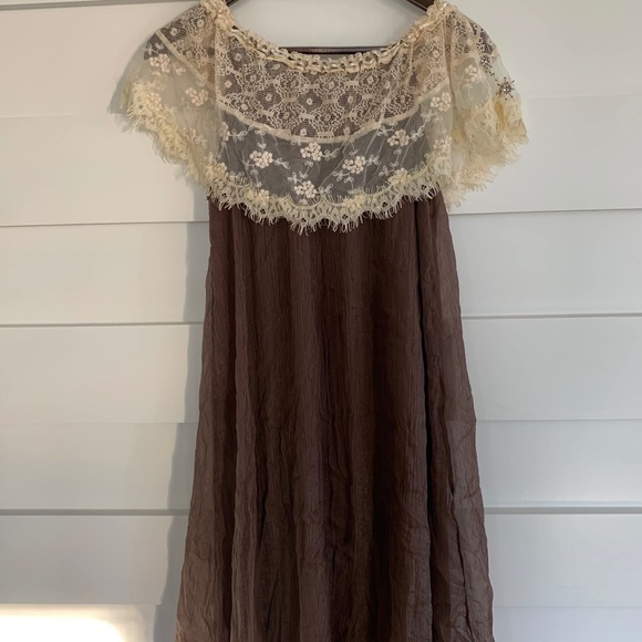 (EUC) Off Shoulder Lace Shift Dress 🤎 - Picture 5 of 6